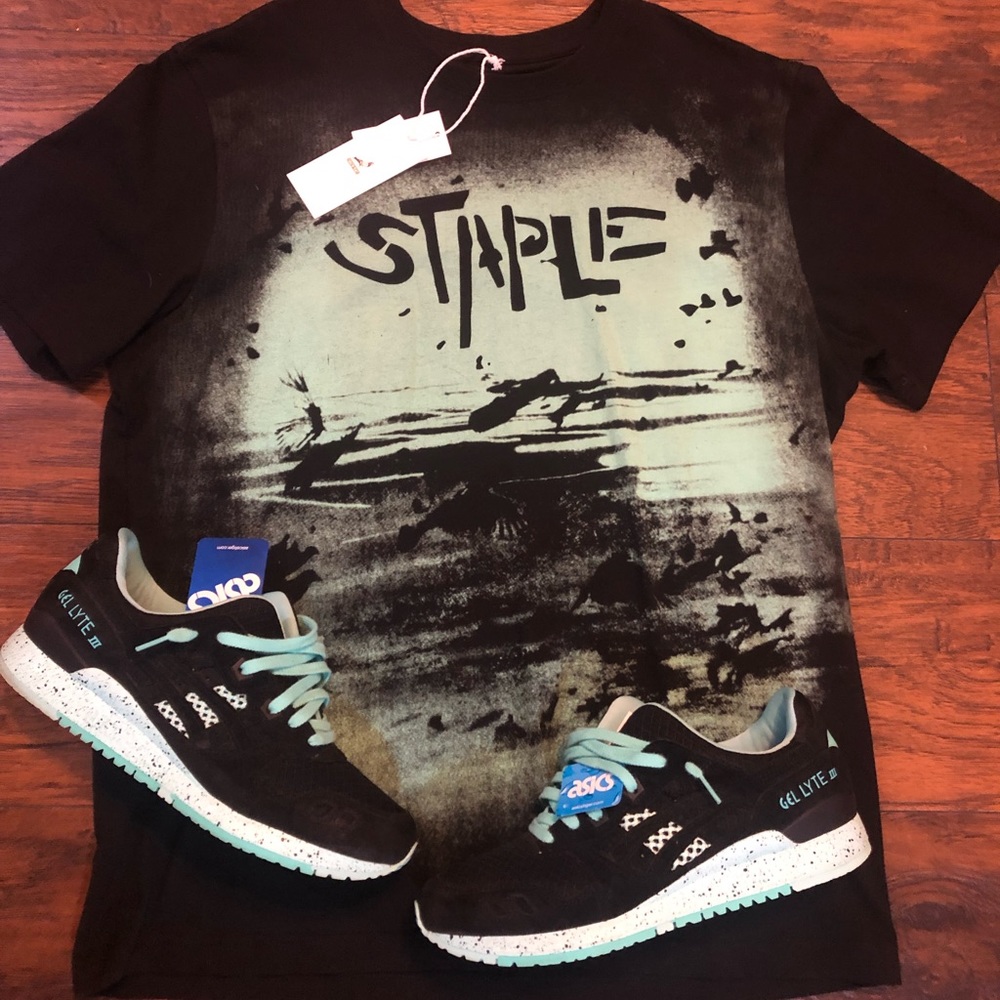 Shoes/ t-shirt